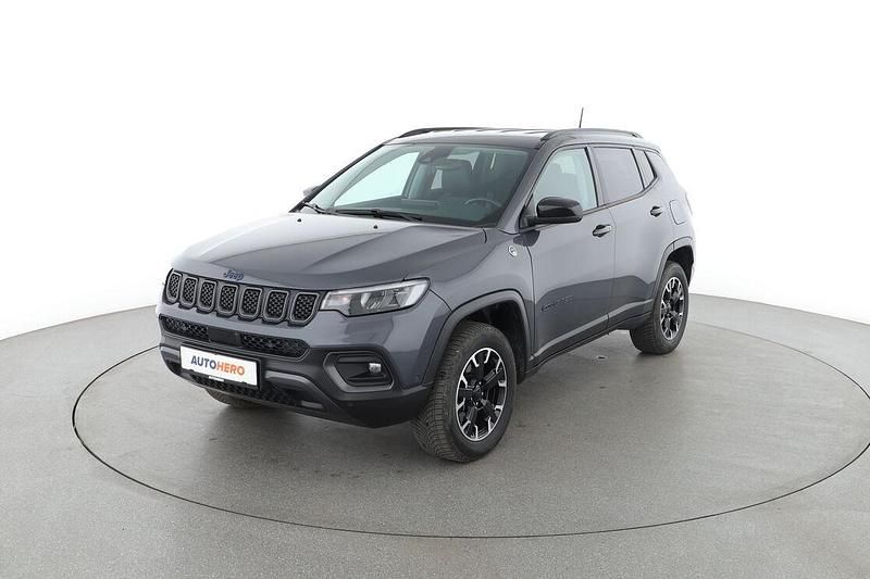 Grau Gebraucht 2022 Jeep Compass Trailhawk SUV | 23.700 € (Guter Preis) - Bild 1/3