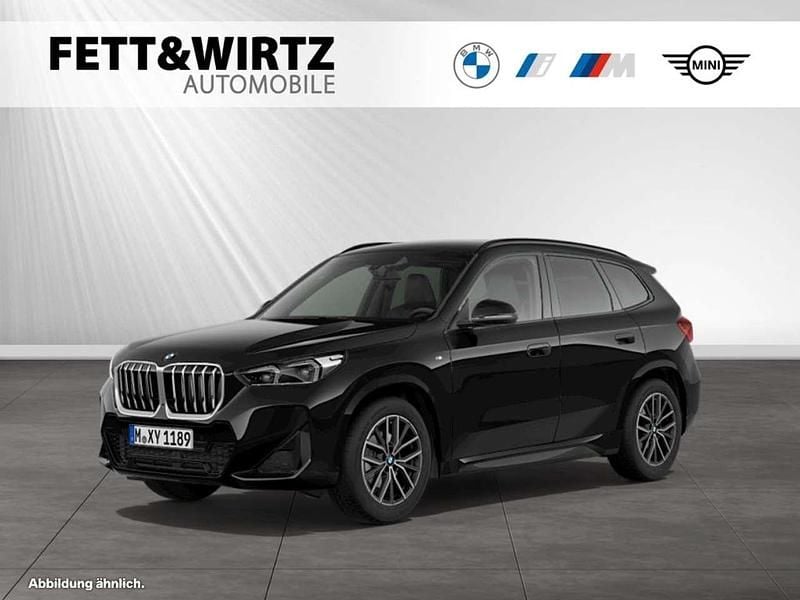 Saphirschwarz metallic Gebraucht 2024 BMW X1 M Sport SUV | 40.800 € (Fairer Preis) - Bild 1/3