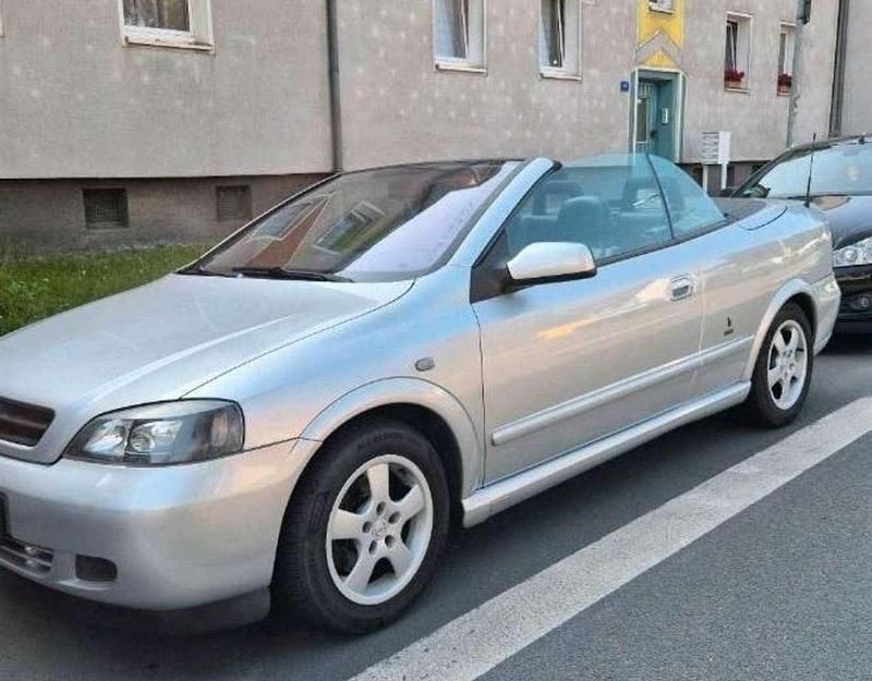 Second-hand Opel Astra 147 CP (108 kW) 2002 Cabrio