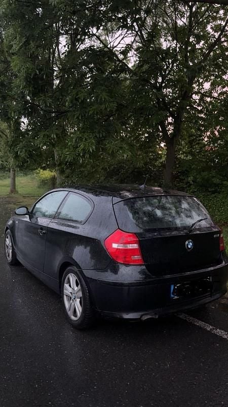 Schwarz Gebraucht 2020 BMW 118 Coupé Coupé | 4.399 € - Bild 1/4