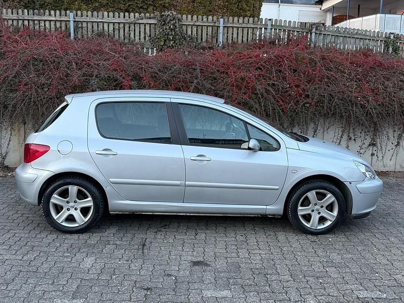 Gebraucht Peugeot 307 110 PS (80 kW) 2004 Silber Limousine