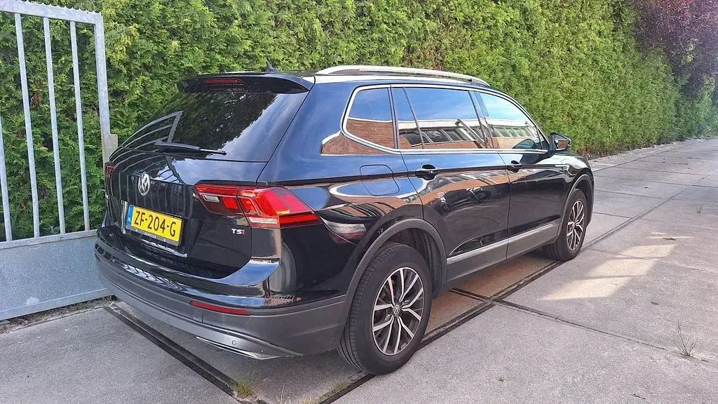 Gebraucht VW Tiguan Allspace Comfortline 150 PS (110 kW) 2019 Schwarz SUV