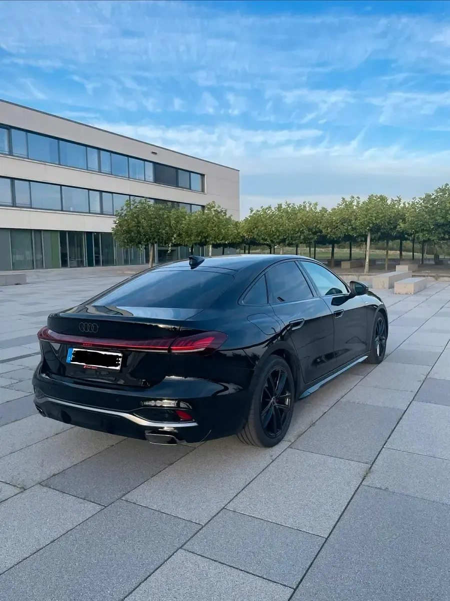 Gebraucht Audi A5 Edition .1 150 PS (110 kW) 2025 Schwarz Limousine