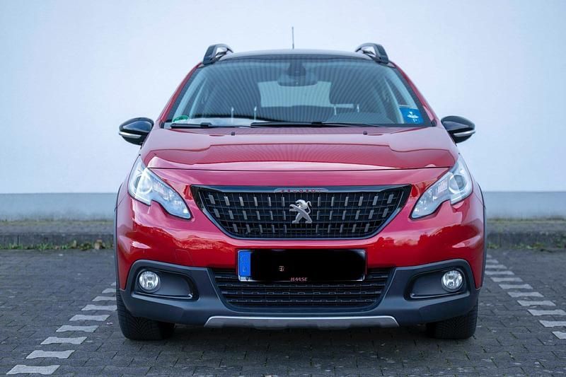 Rot Gebraucht 2019 Peugeot 2008 Allure GT-Line SUV | 14.200 € (Fairer Preis) - Bild 1/4