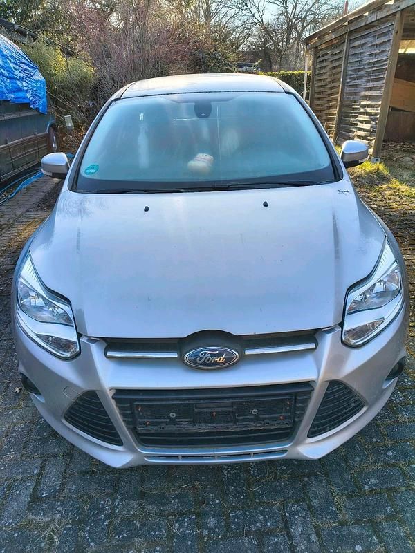 Gebraucht Ford Focus 125 PS (91 kW) 2014 Silber Kombi
