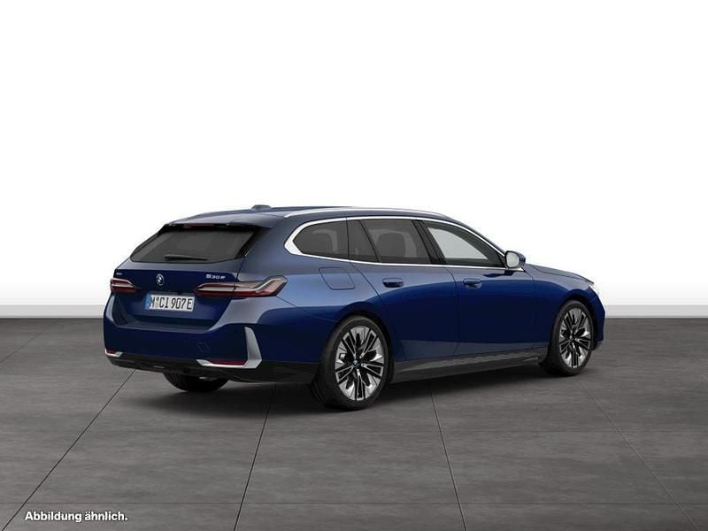 Gebraucht BMW 530e 299 PS (219 kW) 2025 Blau Kombi