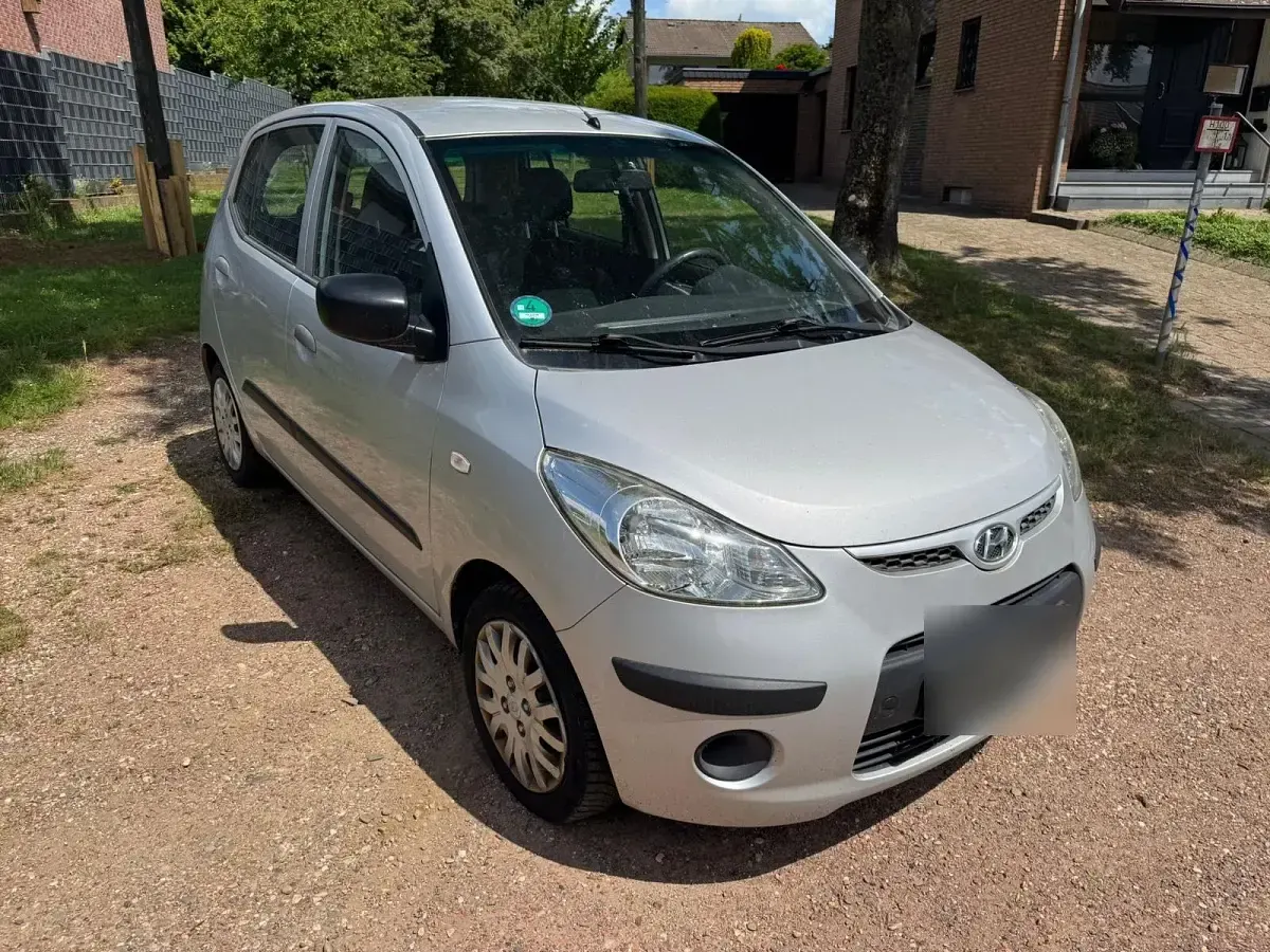Gebraucht Hyundai i10 67 PS (49 kW) 2010 Silber Kleinwagen