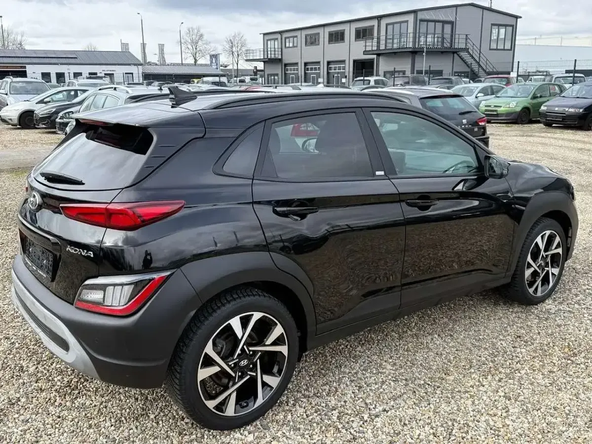 Gebraucht Hyundai Kona 120 PS (88 kW) 2021 Phantom black SUV