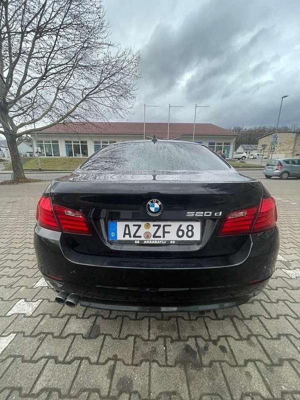 Schwarz Gebraucht 2011 BMW 520 Limousine | 9.990 € (Etwas zu teuer) - Bild 1/4