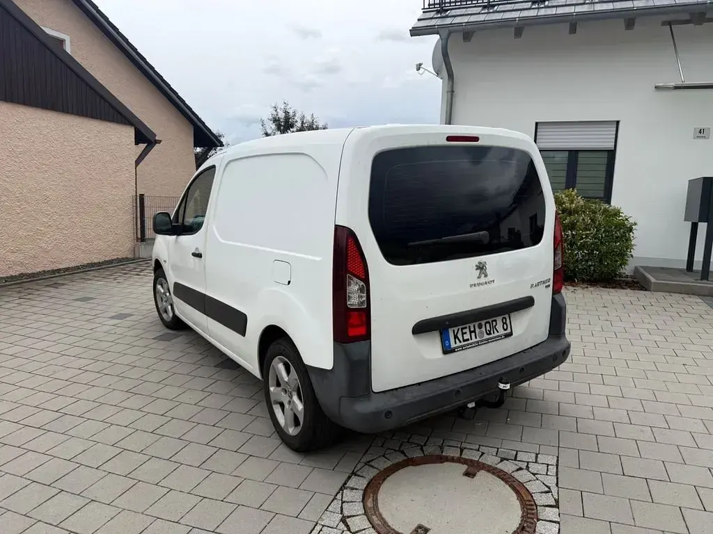 Gebraucht Peugeot Partner 90 PS (66 kW) 2013 Weiß Van / Kleinbus