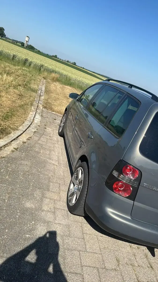 Gebraucht VW Touran 140 PS (102 kW) 2005 Grau Van / Kleinbus