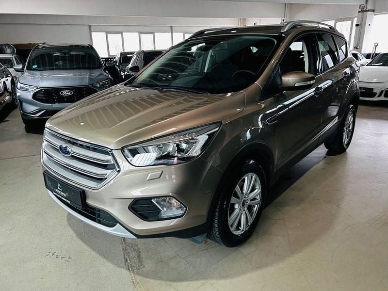 Gebraucht Ford Kuga Cool & Connect 150 PS (110 kW) 2019 Grau SUV