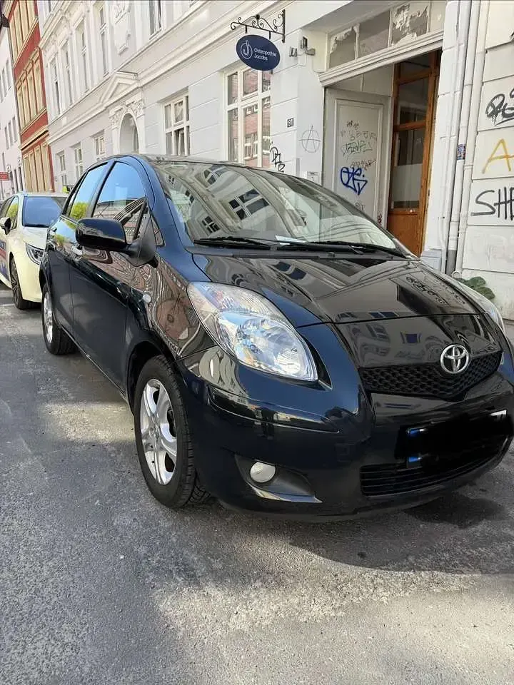 Gebraucht Toyota Yaris Edition 99 PS (72 kW) 2011 Schwarz Kleinwagen