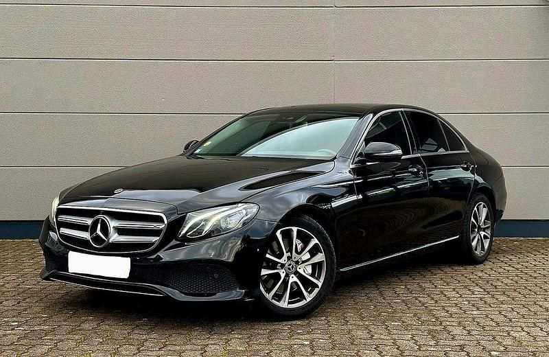 Gebraucht Mercedes E350 258 PS (189 kW) 2017 Schwarz Limousine