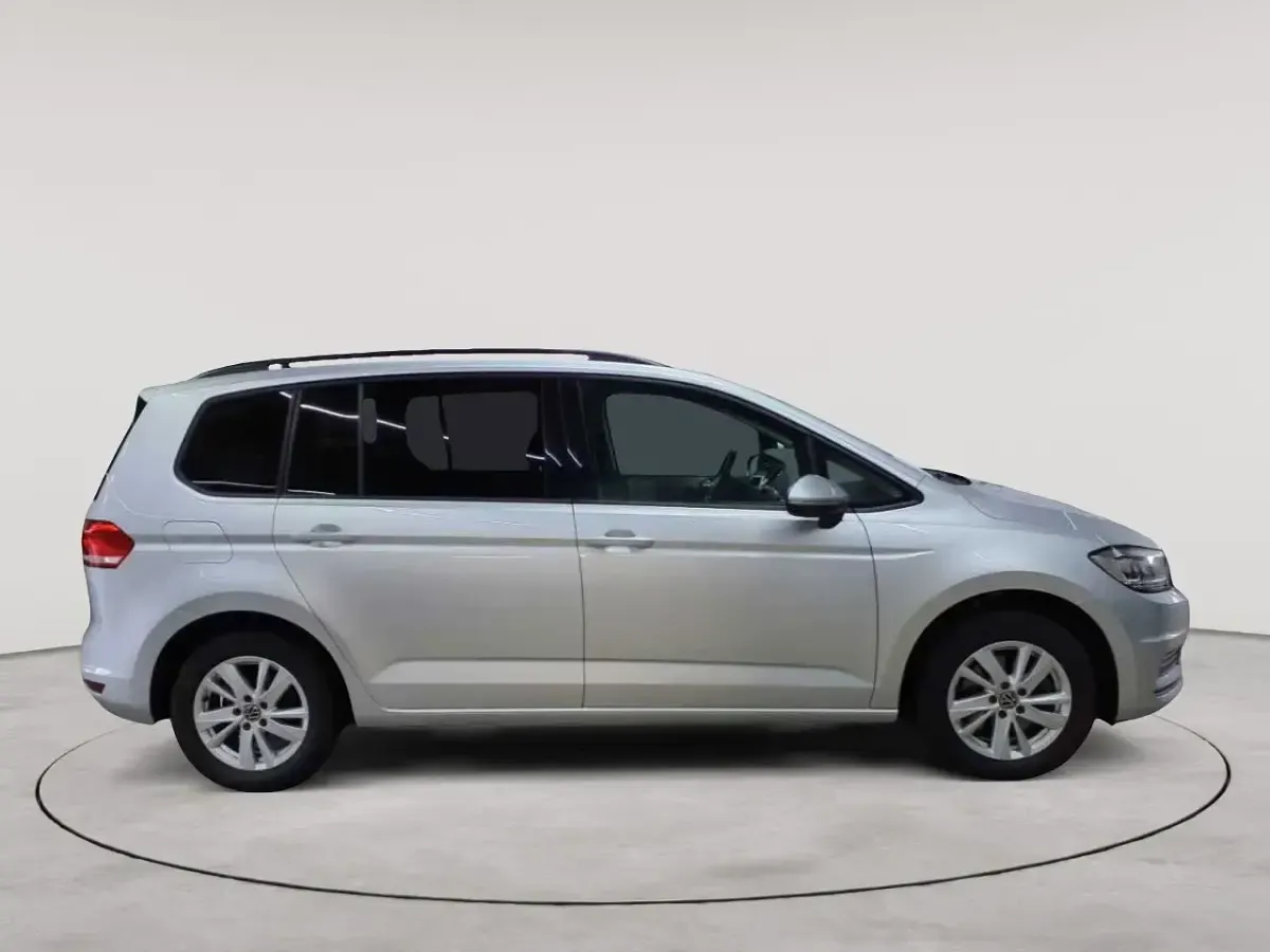 Gebraucht VW Touran Comfortline 150 PS (110 kW) 2021 Reflexsilber metallic Van / Kleinbus