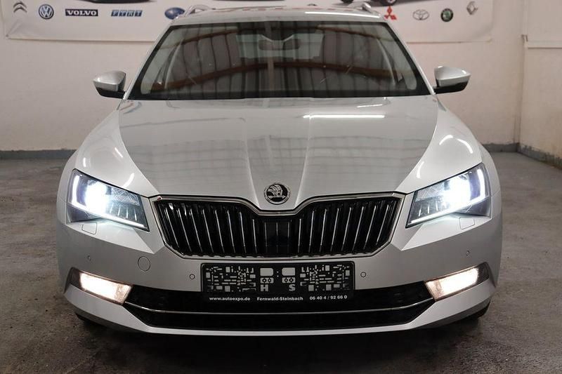 Gebraucht Skoda Superb LAURIN & KLEMENT 190 PS (139 kW) 2019 Silber Limousine
