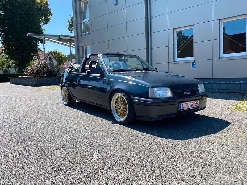 Grau Gebraucht 1990 Opel Kadett Cabrio | 4.499 € - Bild 1/4