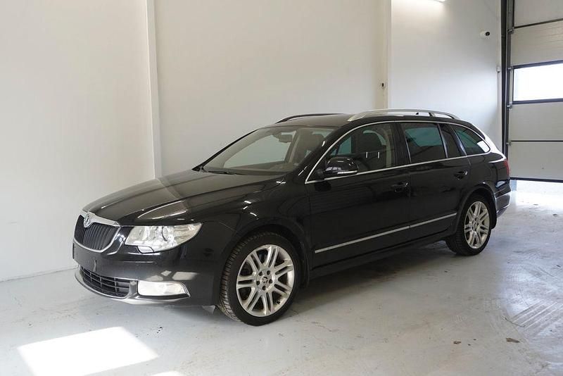 Gebraucht Skoda Superb Elegance 260 PS (191 kW) 2012 Schwarz Limousine