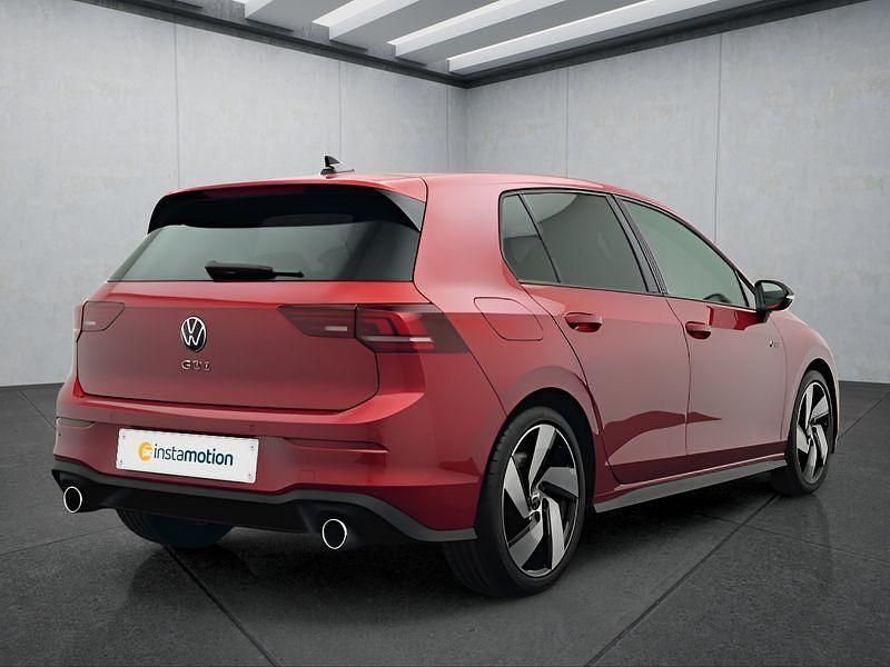 Gebraucht VW Golf VIII 265 PS (194 kW) 2024 Rot Kleinwagen