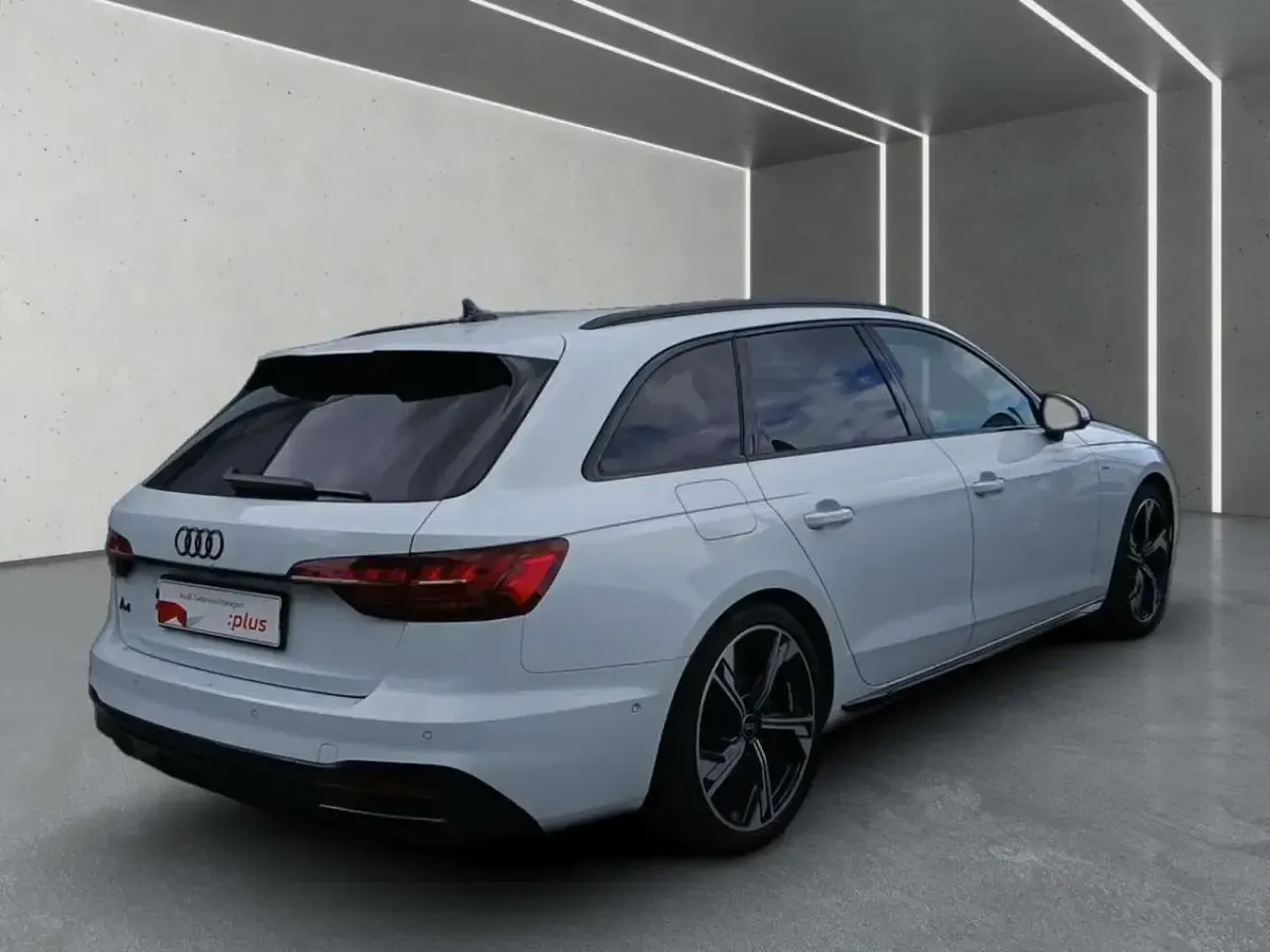 Gebraucht Audi A4 S-Line 204 PS (150 kW) 2024 Gletscherweiß metallic Kombi
