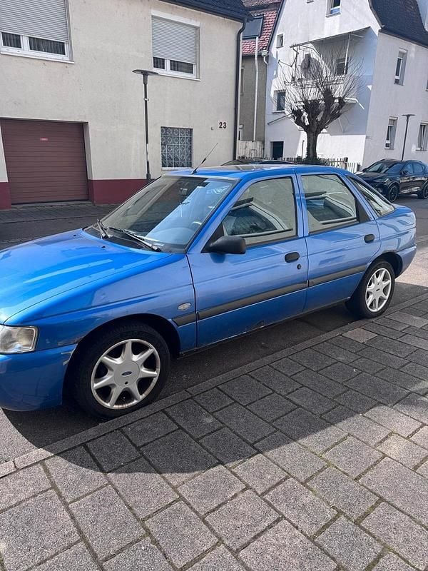 Gebraucht Ford Escort 1999 Blau Kleinwagen