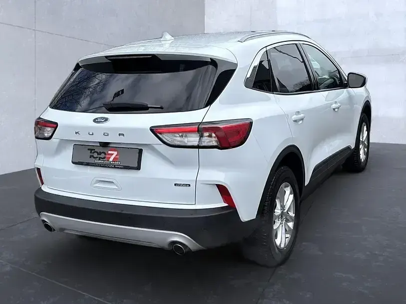 Gebraucht Ford Kuga Titanium 225 PS (165 kW) 2022 Frostweiß SUV
