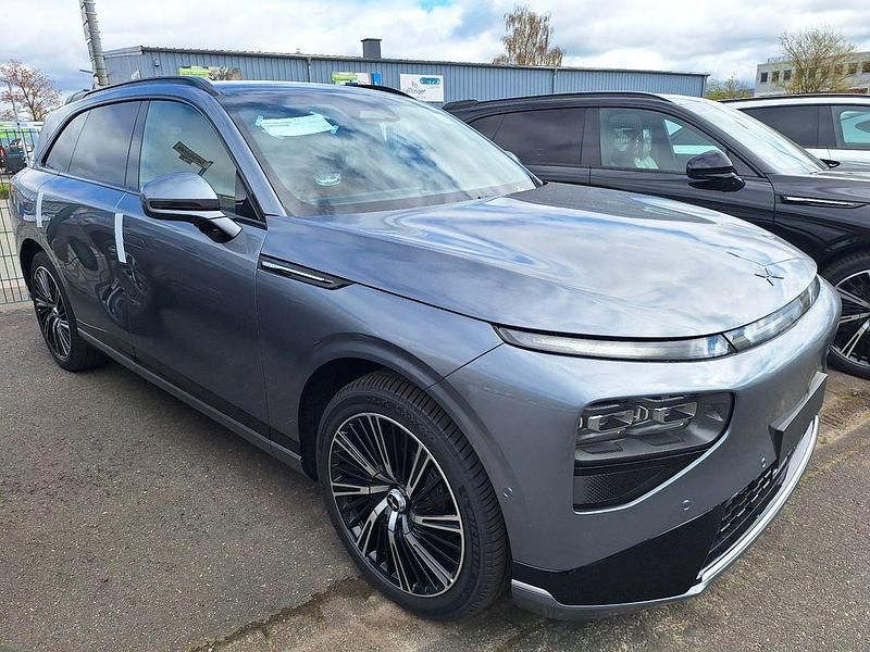Neu XPENG G9 422 kW (575 PS) 2026 Grau SUV