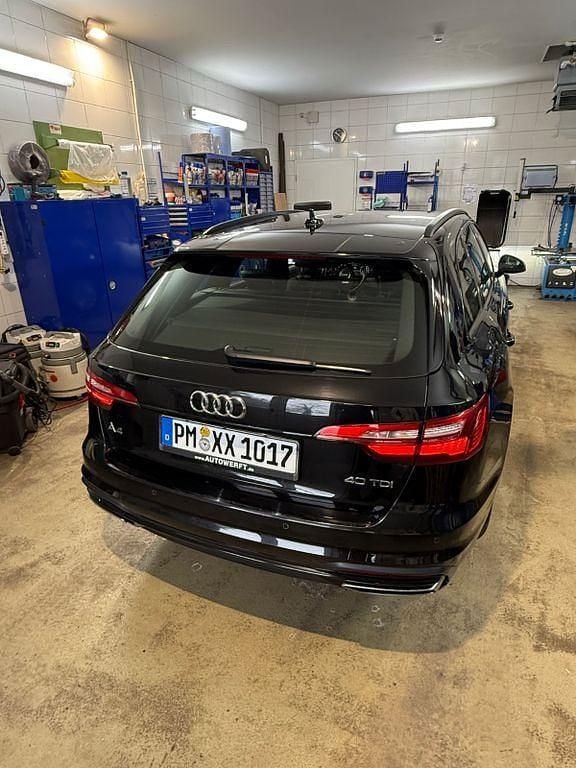 Gebraucht Audi A4 Advanced 190 PS (139 kW) 2020 Schwarz Kombi