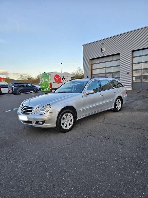 Gebraucht Mercedes E200 184 PS (135 kW) 2007 Silber Kombi