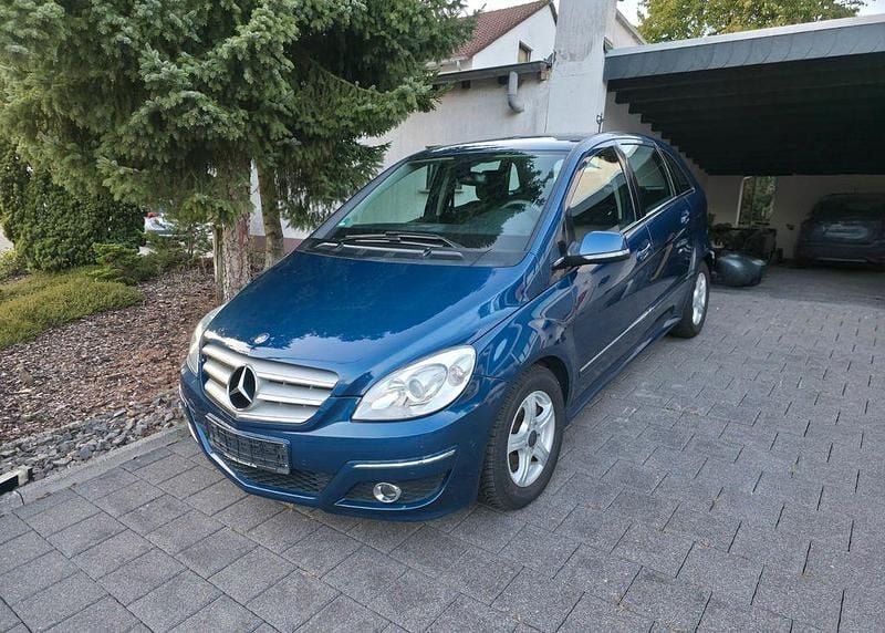 Blau Gebraucht 2009 Mercedes B170 Van / Kleinbus | 4.200 € (Fairer Preis) - Bild 1/4