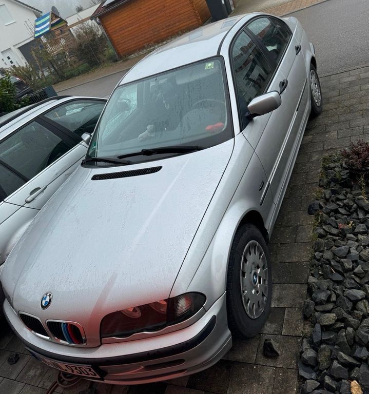 Silber Gebraucht 1999 BMW 316 Sport Line Limousine | 2.400 € (Guter Preis) - Bild 1/4