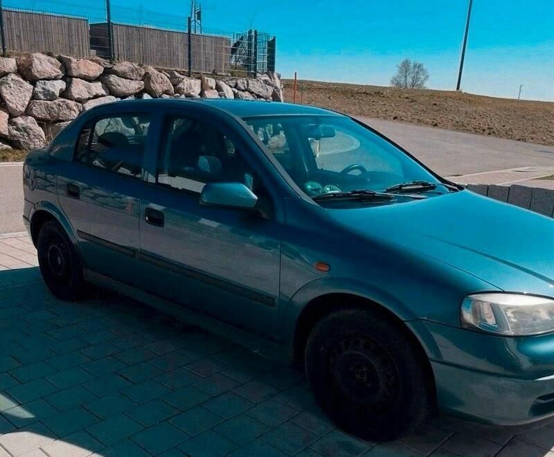 Blau Gebraucht 1998 Opel Astra Limousine | 495 € (Superpreis) - Bild 1/4