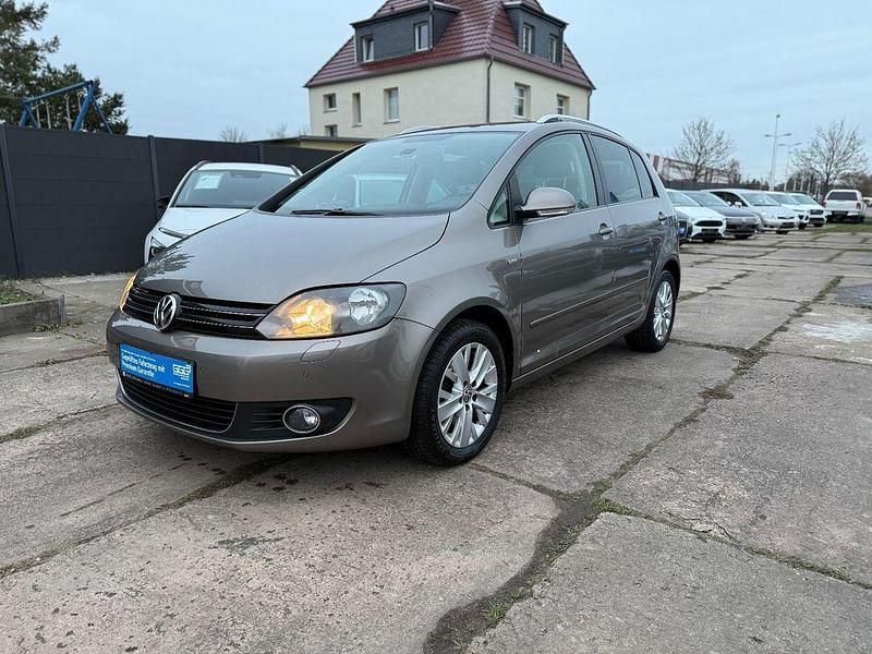 Gebraucht VW Golf Plus Cross Life 105 PS (77 kW) 2013 Braun Van / Kleinbus