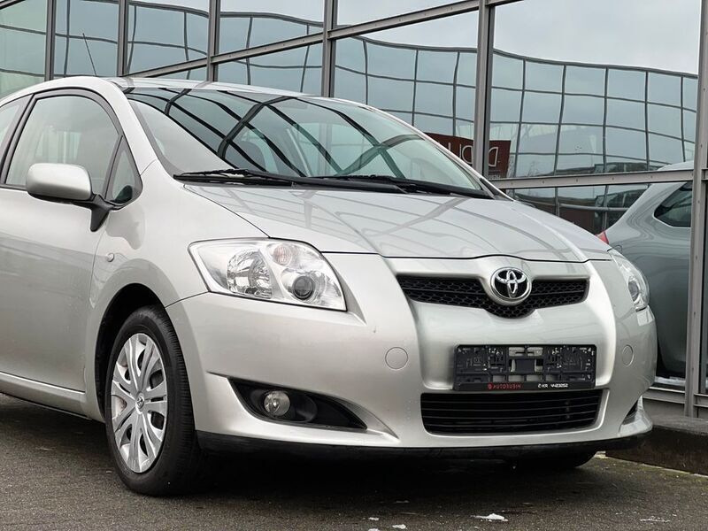 Silber Gebraucht 2007 Toyota Auris Luna Limousine | 4.999 € (Fairer Preis) - Bild 1/4