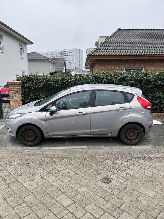 Gebraucht Ford Fiesta Trend 82 PS (60 kW) 2012 Grau Kleinwagen