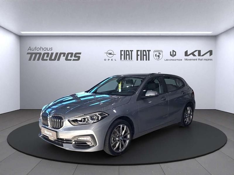 Skyscraper grau metallic Gebraucht 2024 BMW 120 Advantage Kleinwagen | 26.888 € (Fairer Preis) - Bild 1/4
