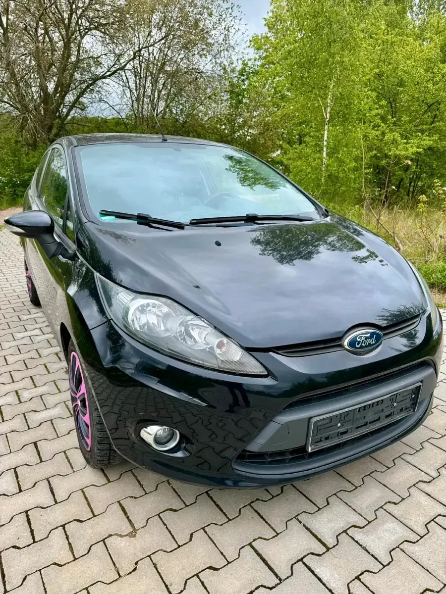 Gebraucht Ford Fiesta 60 PS (44 kW) 2011 Schwarz Limousine
