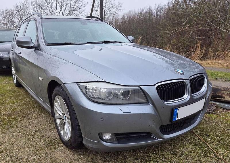 Gebraucht BMW 320 177 PS (130 kW) 2010 Silber Kombi