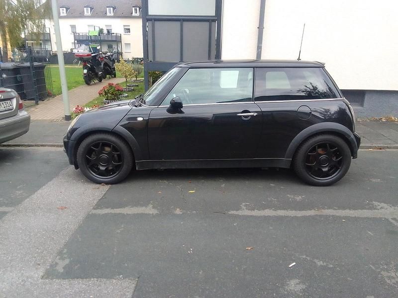 Schwarz Gebraucht 2004 Mini Cooper Kleinwagen | 3.850 € (Fairer Preis) - Bild 1/4