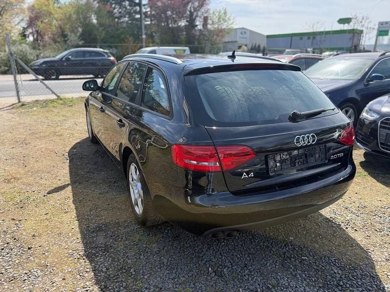Gebraucht Audi A4 Attraction 143 PS (105 kW) 2009 Brillantschwarz Kombi