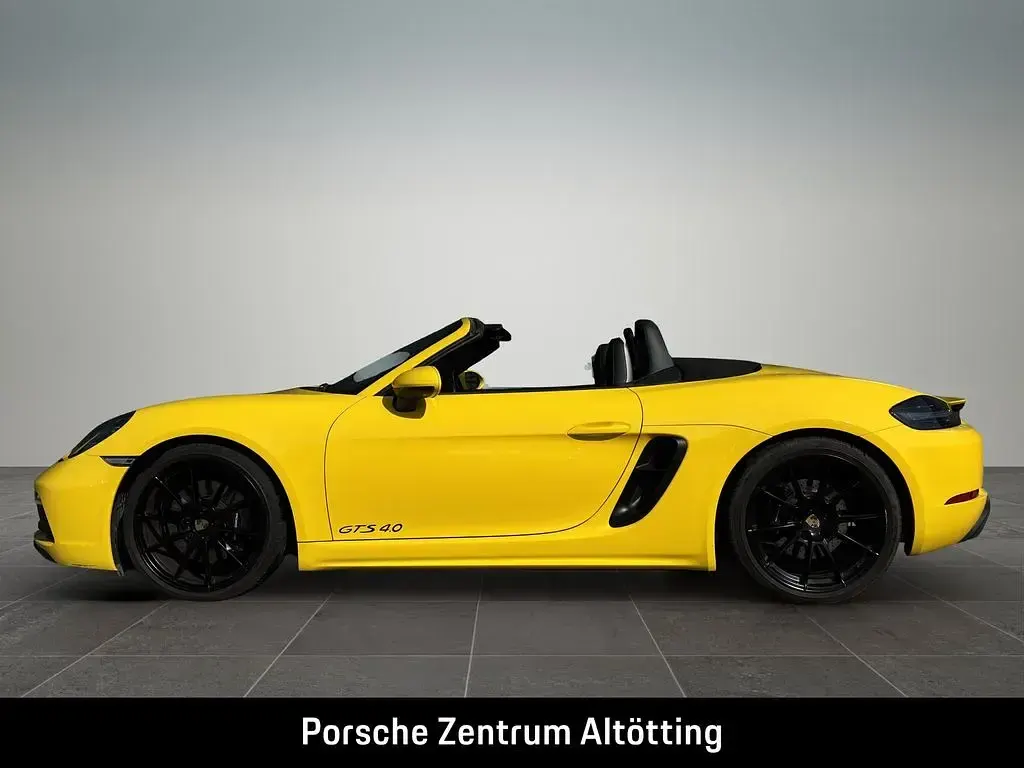 Usata Porsche Boxster 400 CV (294 kW) 2023 Giallo Cabrio