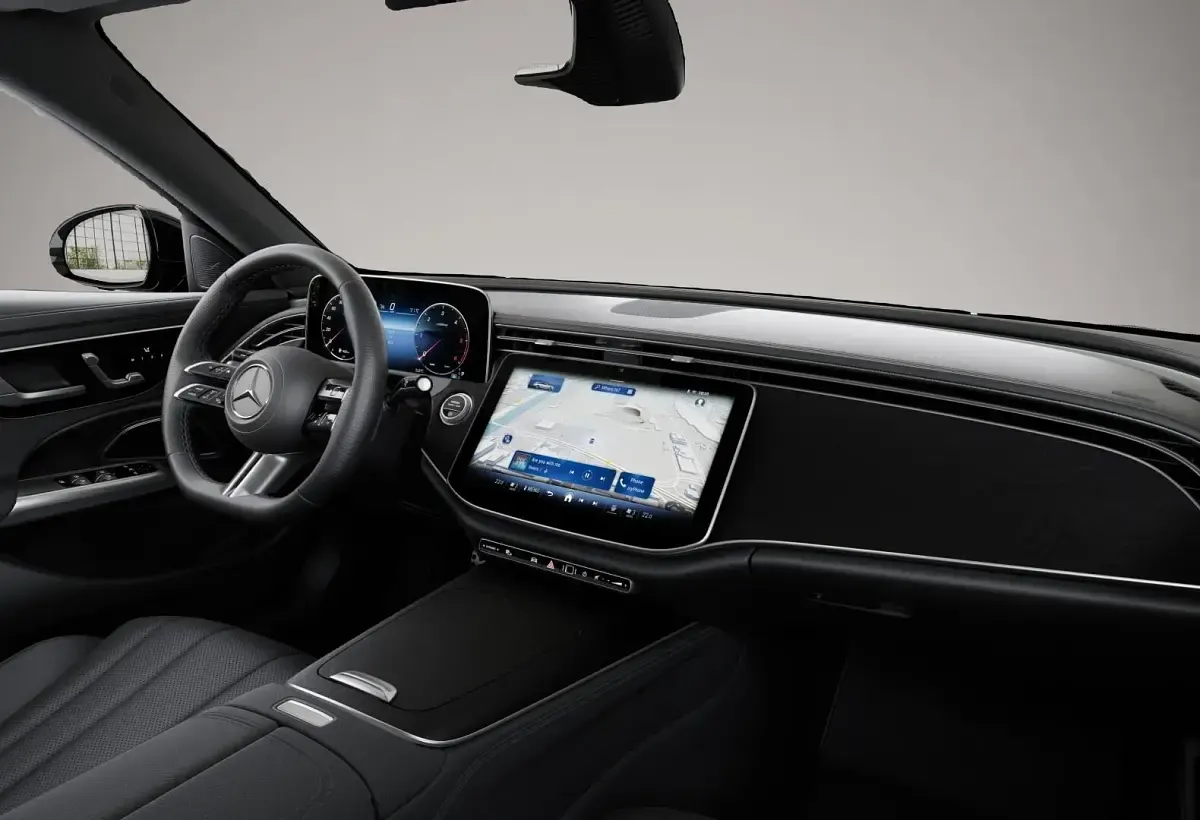 Gebraucht Mercedes E220 197 PS (144 kW) 2026 Manufacturer