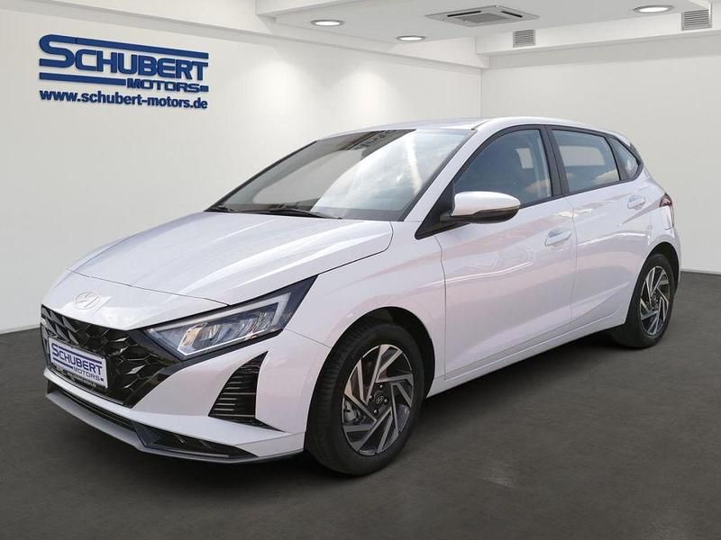 Atlas white / sol Neu 2025 Hyundai i20 Trend Kleinwagen | 21.890 € (Fairer Preis) - Bild 1/4