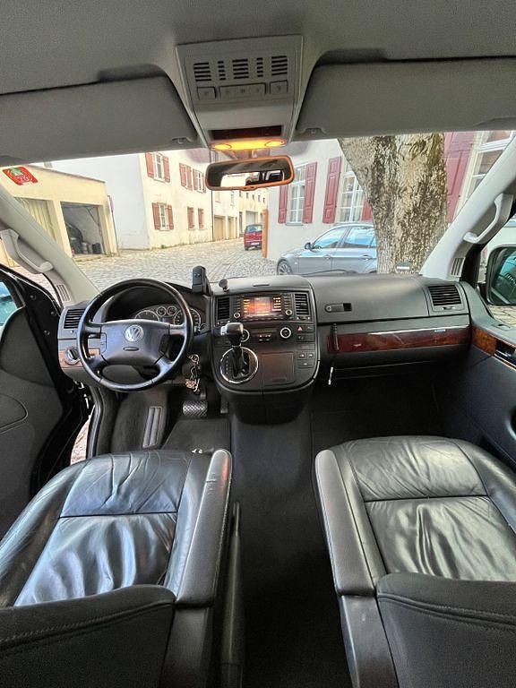 Usado VW Multivan Highline 174 HP (127 kW) 2009 Preto Monovolume