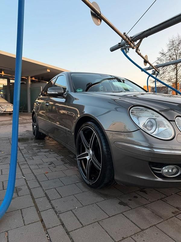Gebraucht Mercedes E350 Avantgarde 272 PS (200 kW) 2007 Grau Limousine