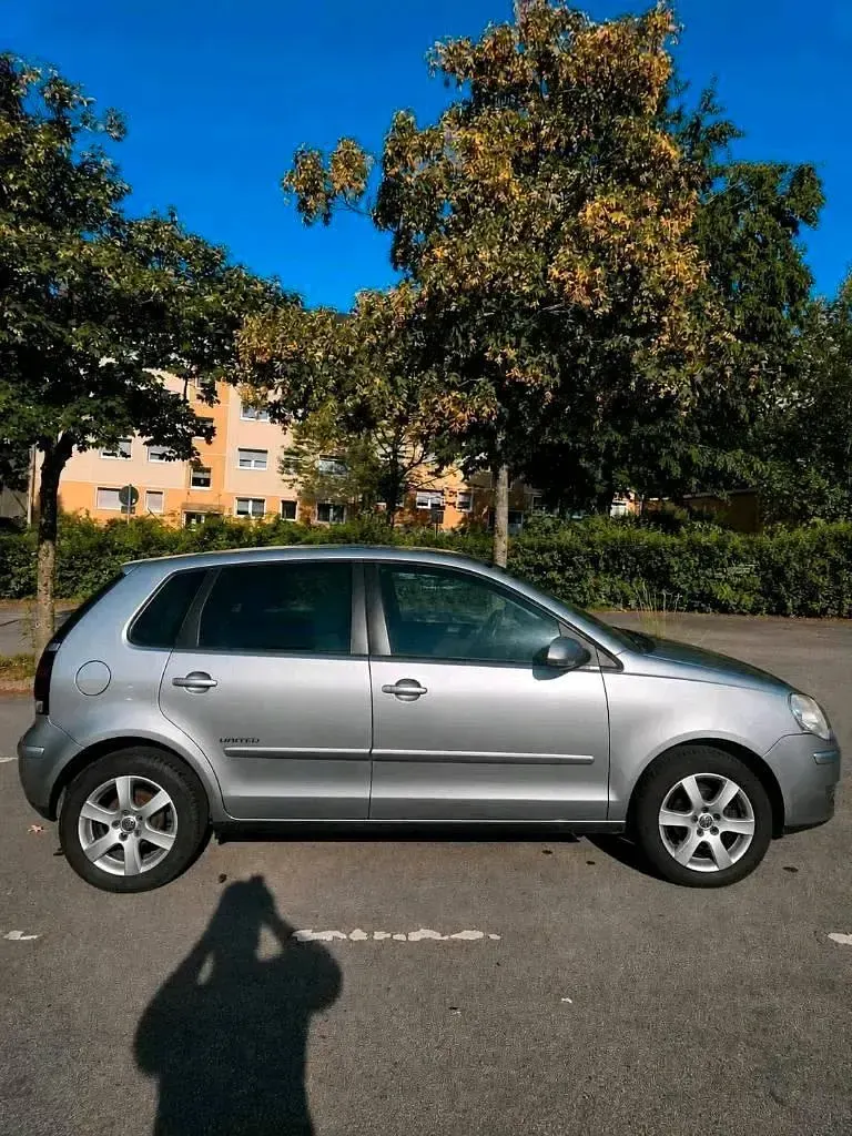 Gebraucht VW Polo 60 PS (44 kW) 2008 Grau Kleinwagen