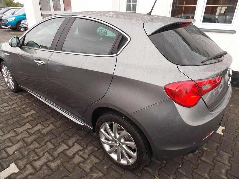 Gebraucht Alfa Romeo Giulietta Turismo 170 PS (125 kW) 2014 Grau Kleinwagen