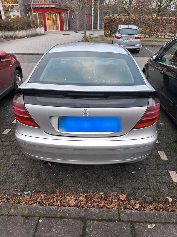 Gebraucht Mercedes C180 143 PS (105 kW) 2004 Silber Coupé