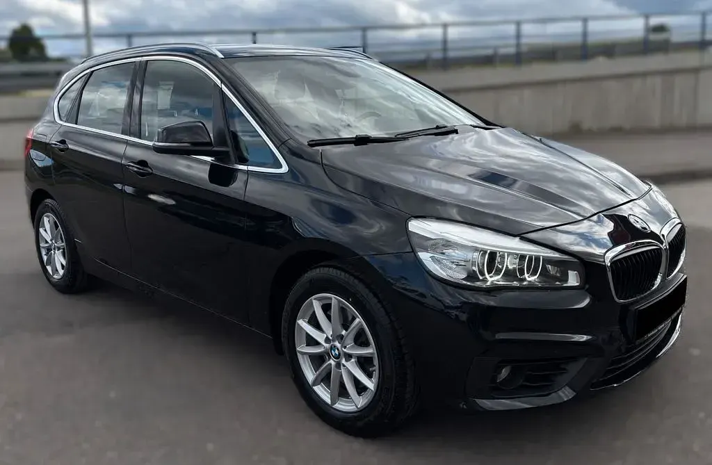 Gebraucht BMW 220 Active Tourer Basis 192 PS (141 kW) 2016 Schwarz Van / Kleinbus