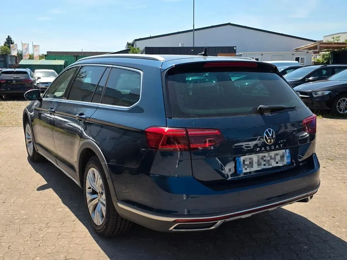 Gebraucht VW Passat Alltrack 200 PS (147 kW) 2023 Blau Kombi